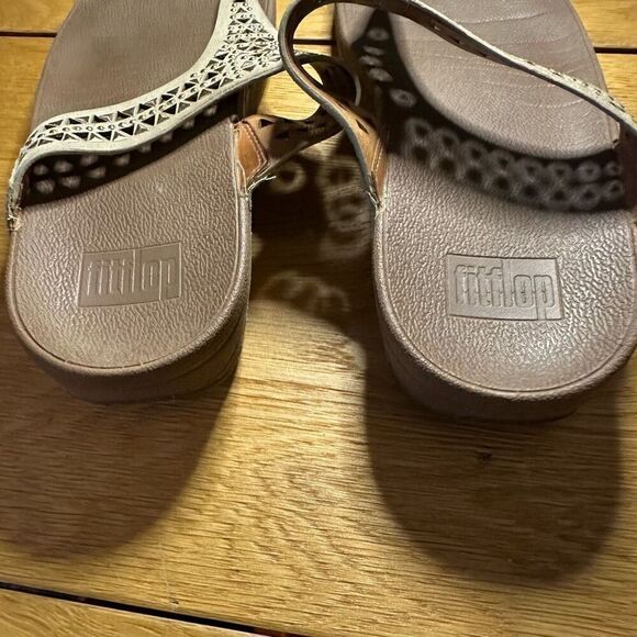 FitFlop Women's Carmel Toe-Post Suede Dress Sandal 9 - Picture 3 of 8